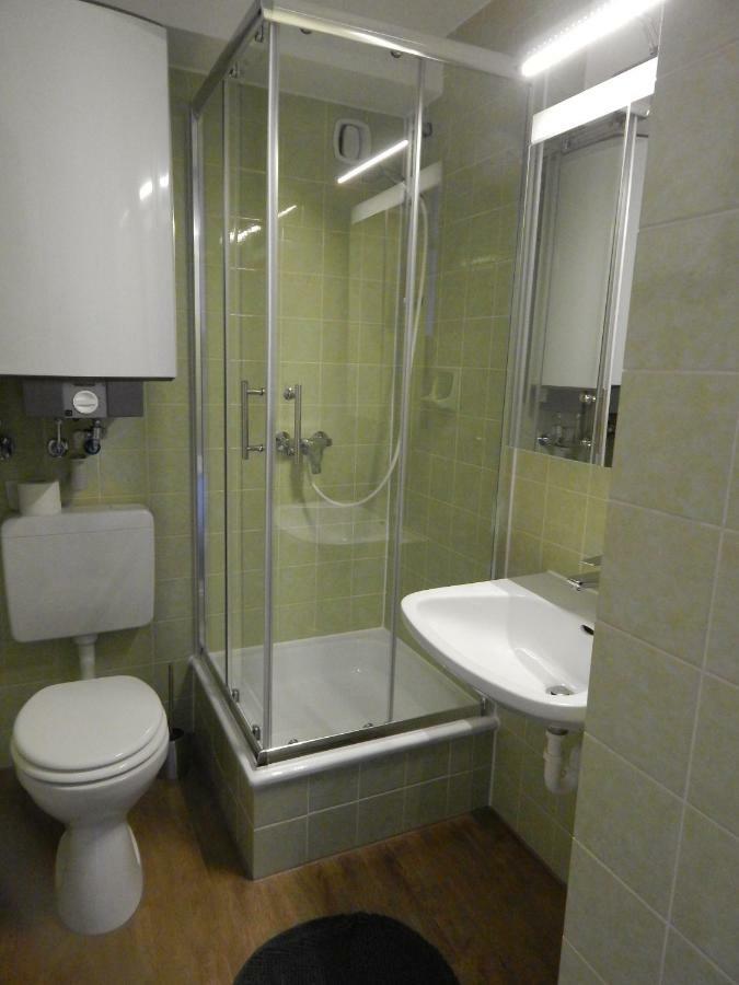 Free Apartment - Schoenblick Bad Urach Esterno foto